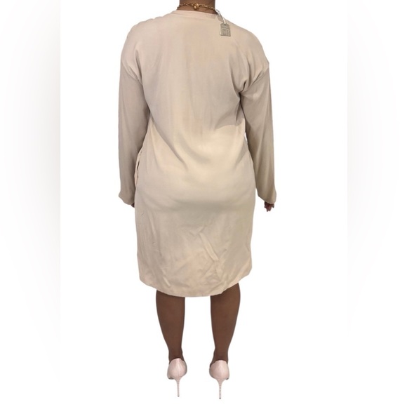 Elegant Cream Silk V-Neck Dress - Picture 3 of 4